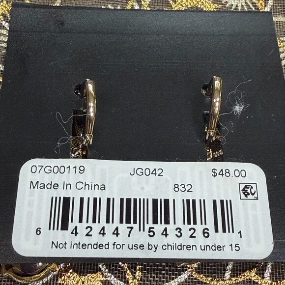 GIVENCHY EARRINGS NWT WITH 4 GOLD BRACELETS IN DUSTY - Picture 4 of 4